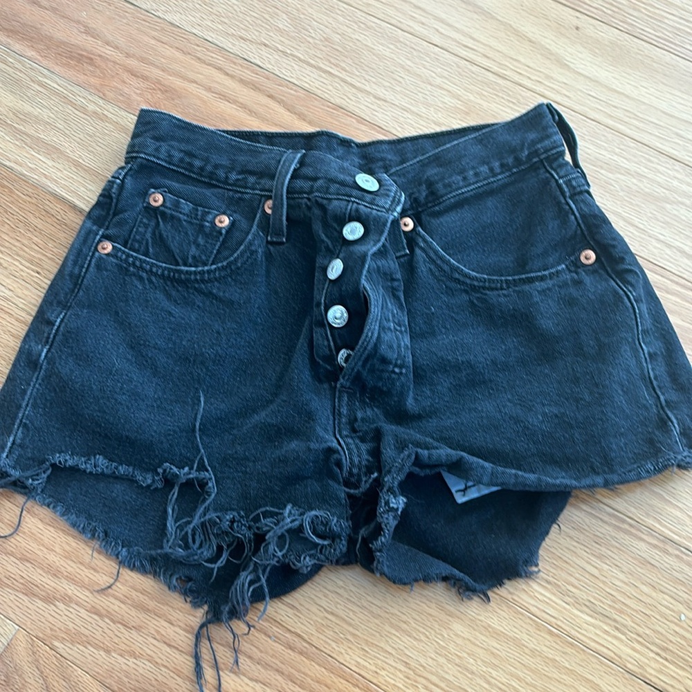 Levi’s 501 short size 24